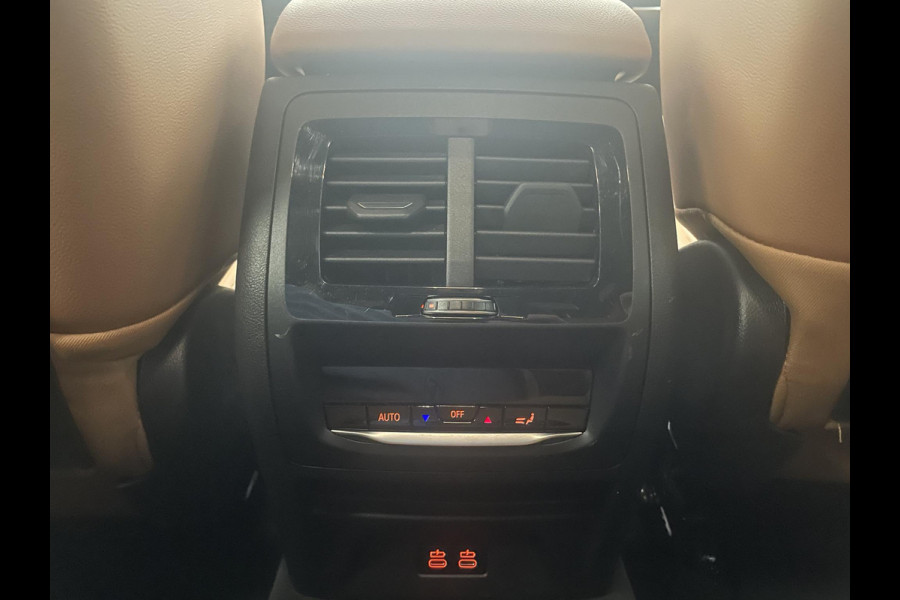 BMW X3 xDrive30e Trekhaak PDC VA + Camera Sportstoelen 19" M-Sport Stoelverwarming Cognac Leder Bekleding Privacy Glass DAB+ Navi Carplay Cruise Control