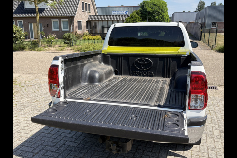 Toyota Hilux 2.4 D-4D 150PK E6 Aut. 4WD Double Cab Professional ✓ camera ✓ Trekhaak 3,5Ton