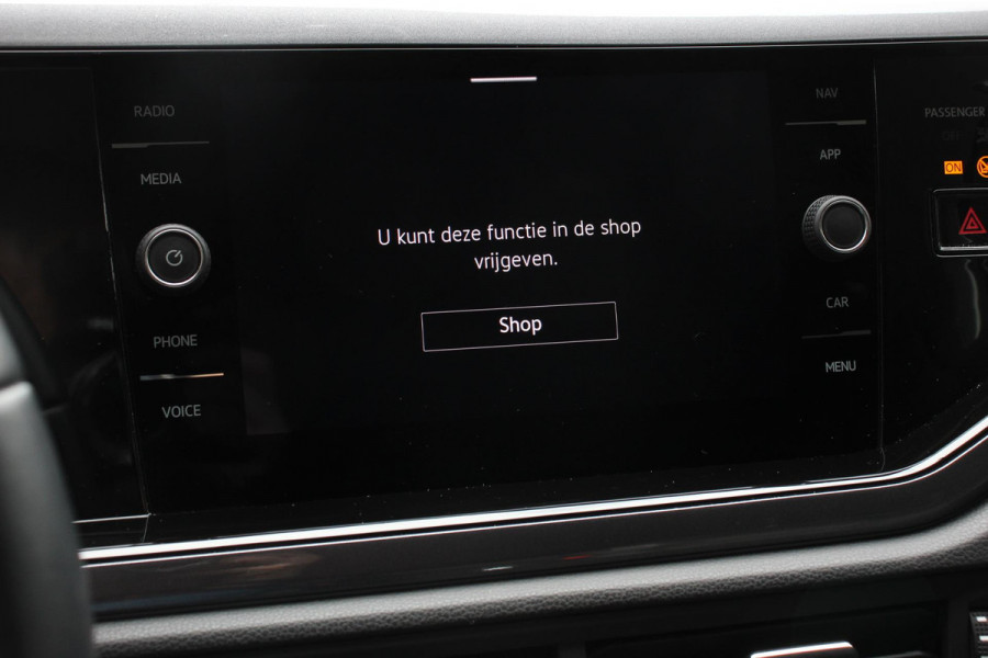 Volkswagen Polo 1.0 TSI 110pk DSG Highline Navigatie Apple Carplay/Android Auto Parkeersensoren Adaptieve Cruise Control Stoelverwarming Getinte ramen Climatronic