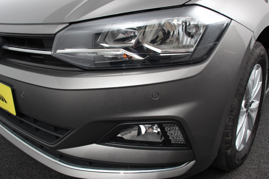 Volkswagen Polo 1.0 TSI 110pk DSG Highline Navigatie Apple Carplay/Android Auto Parkeersensoren Adaptieve Cruise Control Stoelverwarming Getinte ramen Climatronic