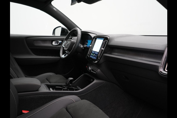 Volvo XC40 Ultimate Recharge Pure 70 kWh 231pk | Panodak | Warmtepomp | Adaptive Cruise | 360 Camera | Harman / Kardon | Alcantara Sportstoelen Memory & Verwarmd | Stuur Verwarmd | Google Assistent | Apple Carplay | Keyless | Blis | DAB |
