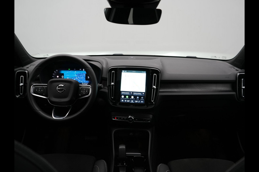 Volvo XC40 Ultimate Recharge Pure 70 kWh 231pk | Panodak | Warmtepomp | Adaptive Cruise | 360 Camera | Harman / Kardon | Alcantara Sportstoelen Memory & Verwarmd | Stuur Verwarmd | Google Assistent | Apple Carplay | Keyless | Blis | DAB |