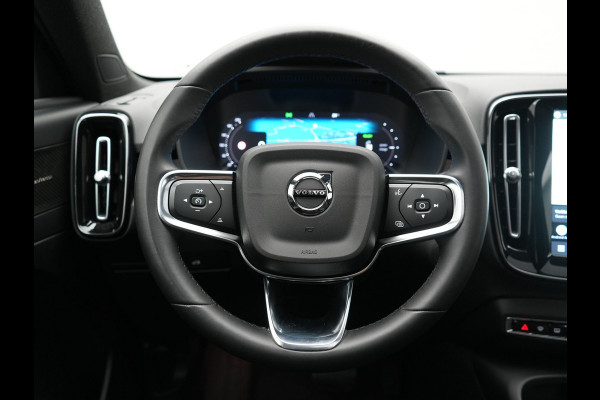 Volvo XC40 Ultimate Recharge Pure 70 kWh 231pk | Panodak | Warmtepomp | Adaptive Cruise | 360 Camera | Harman / Kardon | Alcantara Sportstoelen Memory & Verwarmd | Stuur Verwarmd | Google Assistent | Apple Carplay | Keyless | Blis | DAB |