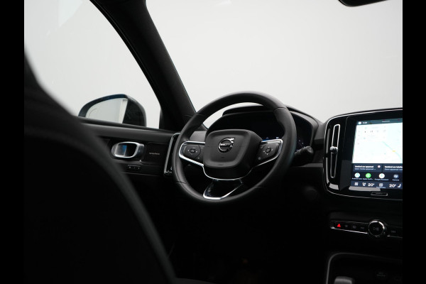 Volvo XC40 Ultimate Recharge Pure 70 kWh 231pk | Panodak | Warmtepomp | Adaptive Cruise | 360 Camera | Harman / Kardon | Alcantara Sportstoelen Memory & Verwarmd | Stuur Verwarmd | Google Assistent | Apple Carplay | Keyless | Blis | DAB |