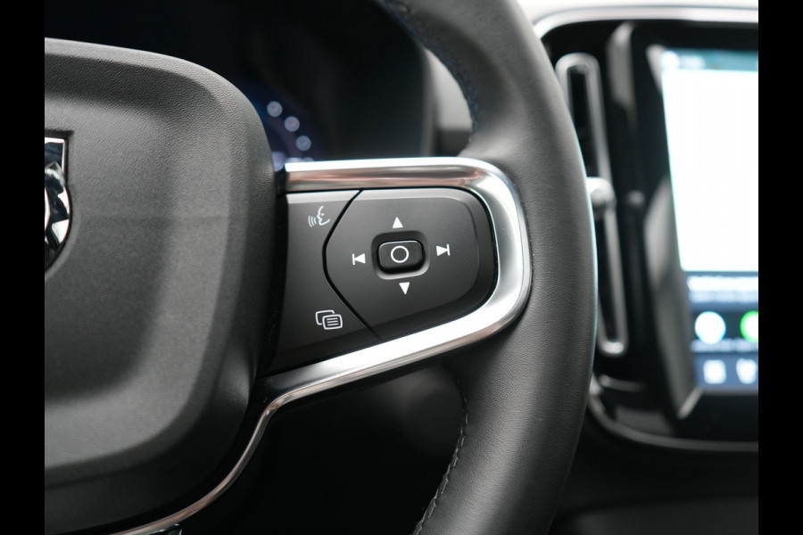 Volvo XC40 Ultimate Recharge Pure 70 kWh 231pk | Panodak | Warmtepomp | Adaptive Cruise | 360 Camera | Harman / Kardon | Alcantara Sportstoelen Memory & Verwarmd | Stuur Verwarmd | Google Assistent | Apple Carplay | Keyless | Blis | DAB |