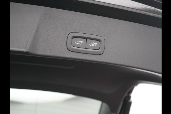 Volvo XC40 Ultimate Recharge Pure 70 kWh 231pk | Panodak | Warmtepomp | Adaptive Cruise | 360 Camera | Harman / Kardon | Alcantara Sportstoelen Memory & Verwarmd | Stuur Verwarmd | Google Assistent | Apple Carplay | Keyless | Blis | DAB |