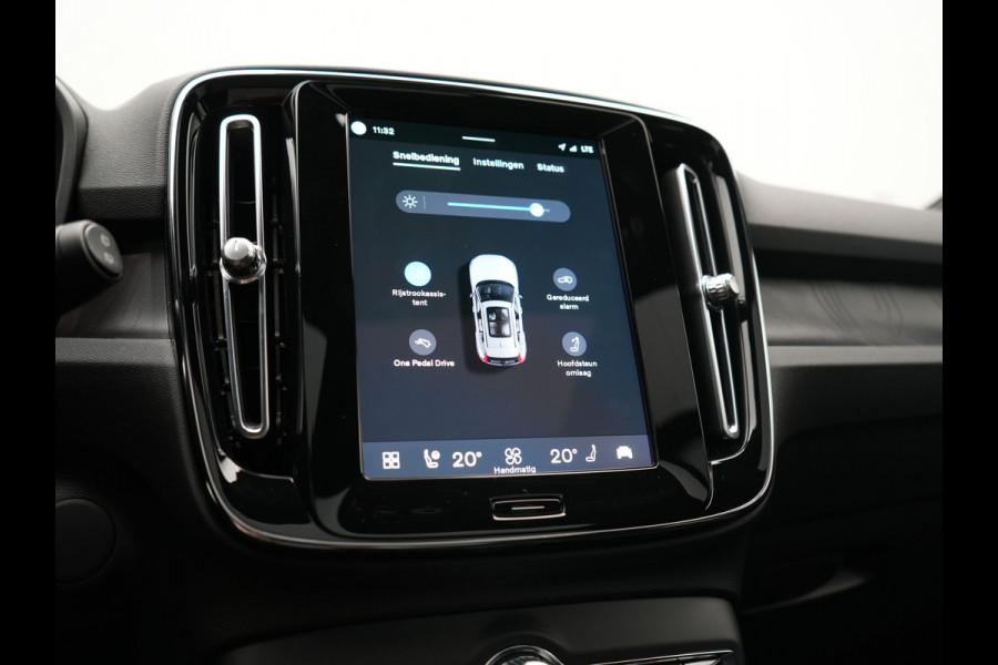 Volvo XC40 Ultimate Recharge Pure 70 kWh 231pk | Panodak | Warmtepomp | Adaptive Cruise | 360 Camera | Harman / Kardon | Alcantara Sportstoelen Memory & Verwarmd | Stuur Verwarmd | Google Assistent | Apple Carplay | Keyless | Blis | DAB |