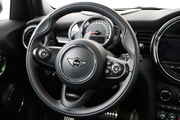 MINI Mini 2.0 Cooper S Chili JCW Pakket (PANORAMADAK, DEALER ONDERHOUDEN, HEAD-UP, CARPLAY, NAVIGATIE, STOELVERWARMING)