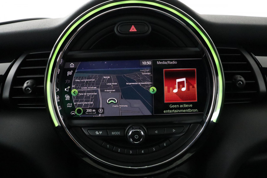 MINI Mini 2.0 Cooper S Chili JCW Pakket (PANORAMADAK, DEALER ONDERHOUDEN, HEAD-UP, CARPLAY, NAVIGATIE, STOELVERWARMING)
