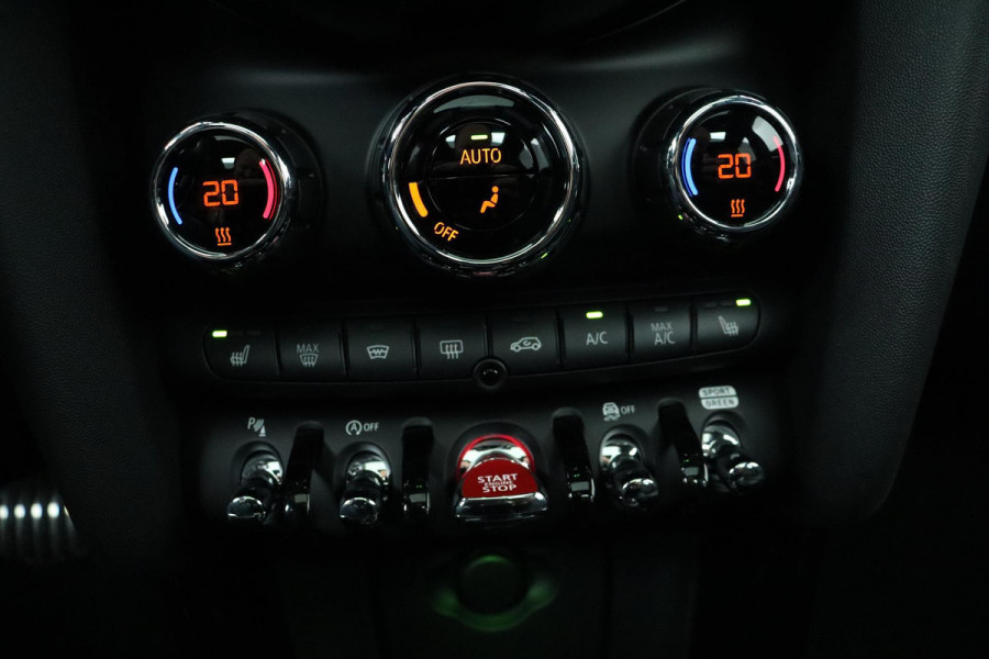 MINI Mini 2.0 Cooper S Chili JCW Pakket (PANORAMADAK, DEALER ONDERHOUDEN, HEAD-UP, CARPLAY, NAVIGATIE, STOELVERWARMING)