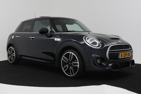 MINI Mini 2.0 Cooper S Chili JCW Pakket (PANORAMADAK, DEALER ONDERHOUDEN, HEAD-UP, CARPLAY, NAVIGATIE, STOELVERWARMING)