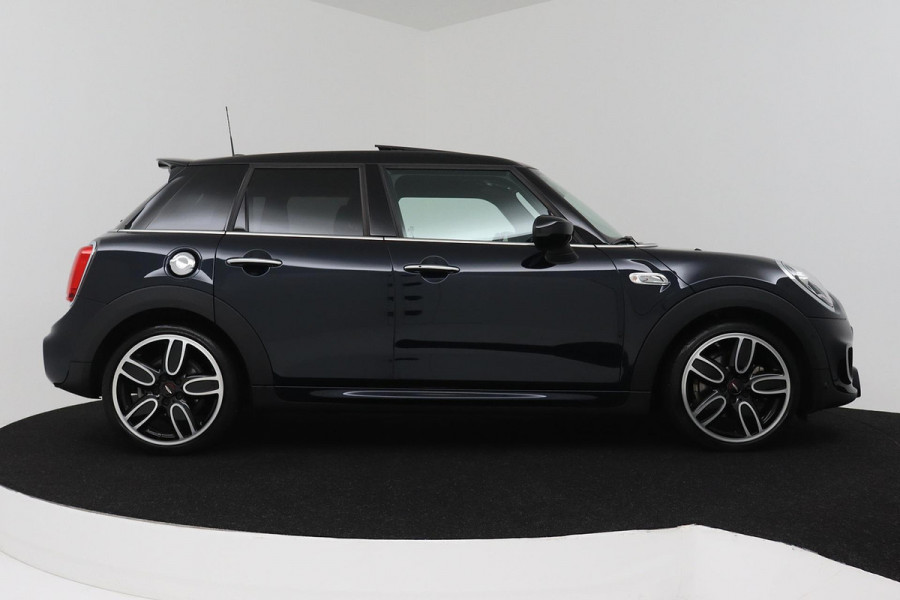 MINI Mini 2.0 Cooper S Chili JCW Pakket (PANORAMADAK, DEALER ONDERHOUDEN, HEAD-UP, CARPLAY, NAVIGATIE, STOELVERWARMING)