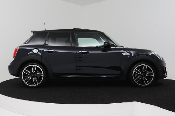 MINI Mini 2.0 Cooper S Chili JCW Pakket (PANORAMADAK, DEALER ONDERHOUDEN, HEAD-UP, CARPLAY, NAVIGATIE, STOELVERWARMING)