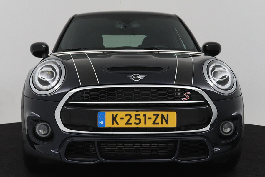 MINI Mini 2.0 Cooper S Chili JCW Pakket (PANORAMADAK, DEALER ONDERHOUDEN, HEAD-UP, CARPLAY, NAVIGATIE, STOELVERWARMING)
