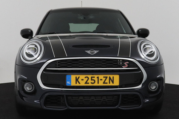 MINI Mini 2.0 Cooper S Chili JCW Pakket (PANORAMADAK, DEALER ONDERHOUDEN, HEAD-UP, CARPLAY, NAVIGATIE, STOELVERWARMING)