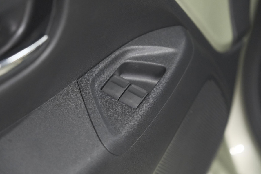 Peugeot 108 1.0 e-VTi Allure | Camera | Climate Control | Apple Carplay | 15 Inch Lichtmetalen Velgen