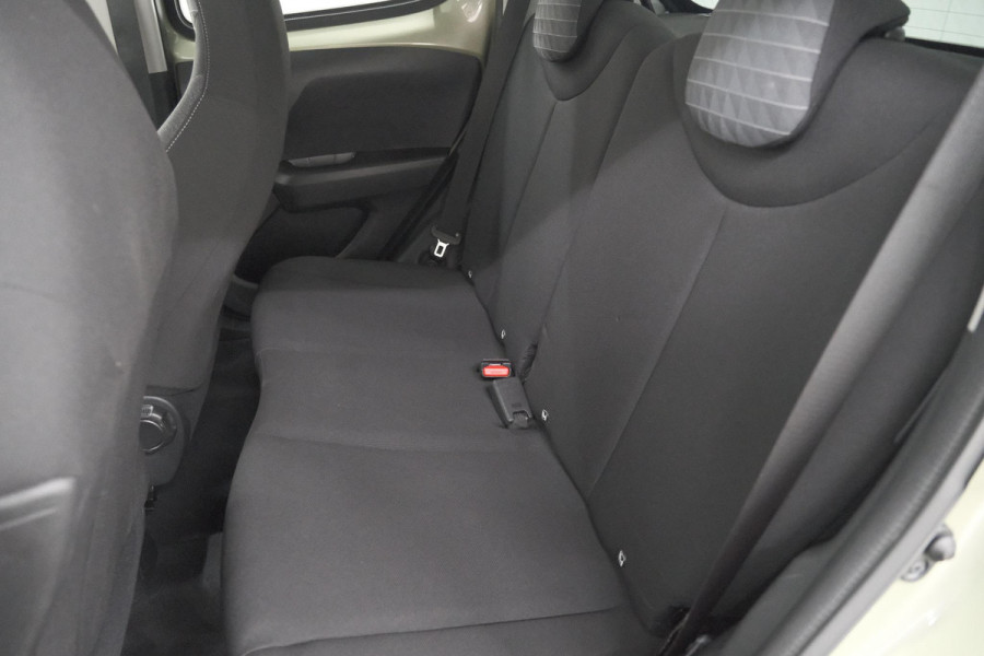 Peugeot 108 1.0 e-VTi Allure | Camera | Climate Control | Apple Carplay | 15 Inch Lichtmetalen Velgen