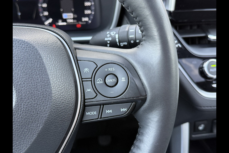 Toyota Corolla Cross Hybrid 140 Style | Pano | ACC | CarPlay | Camera | Keyless | 18 inch