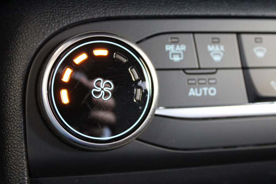 Ford Fiesta 1.0 EcoBoost Hybrid ST-Line X | Dealeronderhouden! | 1e eigenaar | Trekhaak | B&O | Adaptieve cruise