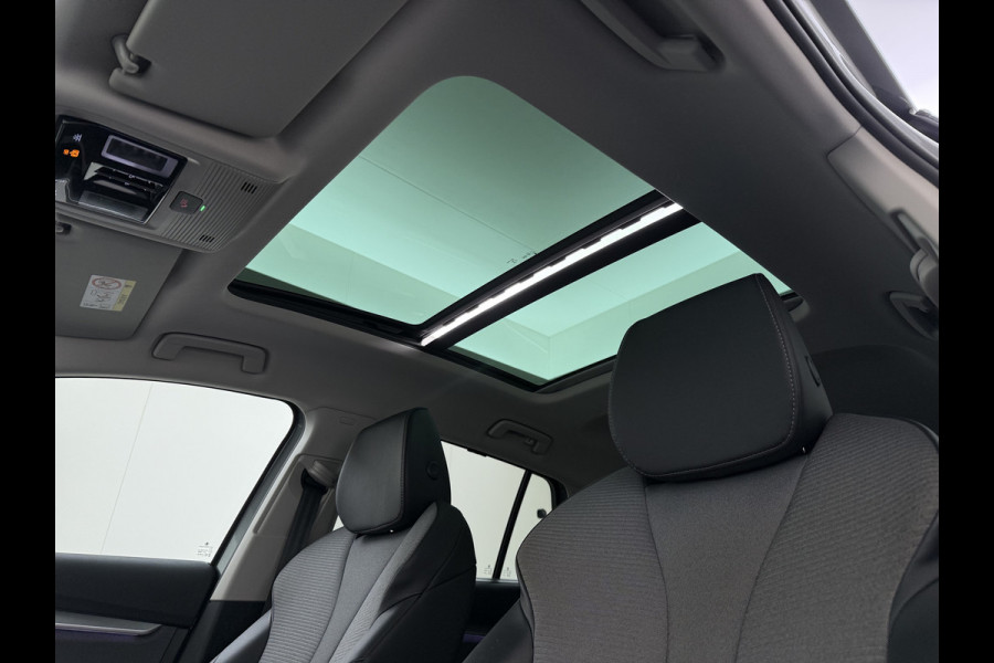 Škoda ENYAQ iV PanoDak Trekhaak Navi Camera Apple Carplay Android Auto Elek.Achterklep Ecc Cruise Control iV 60 SOH 89,6% Stuurverwarming Bluetooth Led Keyless advanced 1.000KG Trekgewicht 1e Eigenaar Origineel Nederlandse Auto