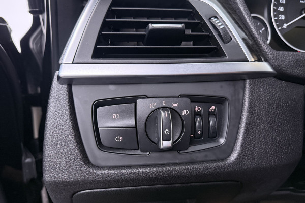 BMW 3 Serie Touring 318i High Executive (NAVIGATIE, TREKHAAK, STOELVERWARMING, DEALER ONDERHOUDEN, LEDER, LED)