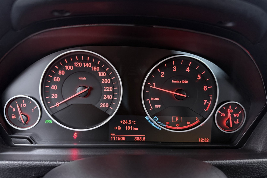 BMW 3 Serie Touring 318i High Executive (NAVIGATIE, TREKHAAK, STOELVERWARMING, DEALER ONDERHOUDEN, LEDER, LED)