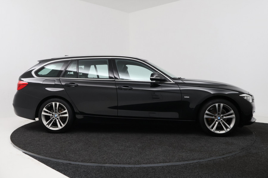 BMW 3 Serie Touring 318i High Executive (NAVIGATIE, TREKHAAK, STOELVERWARMING, DEALER ONDERHOUDEN, LEDER, LED)