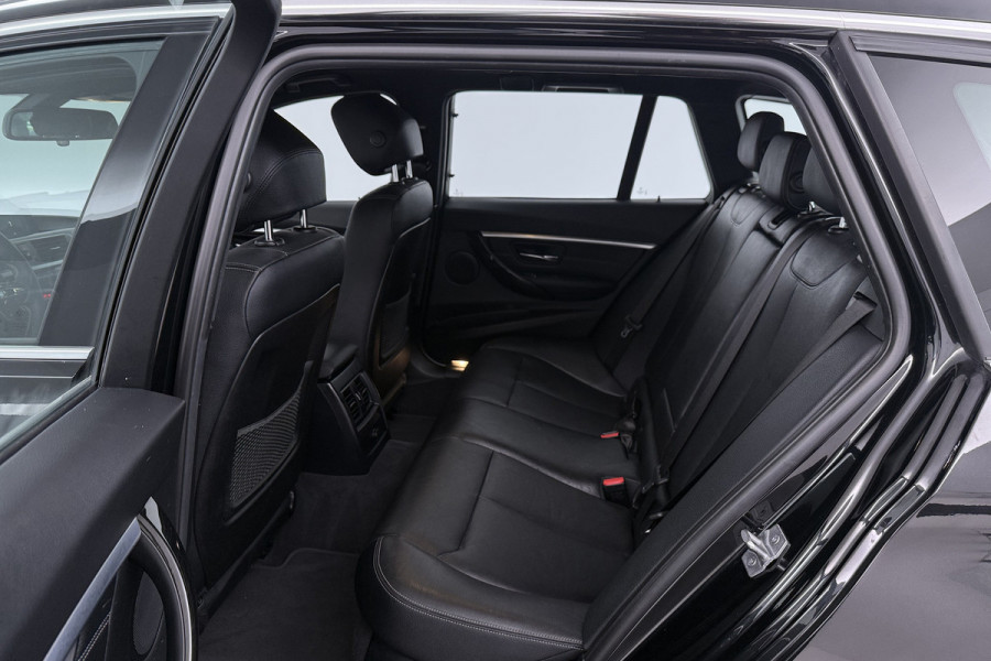 BMW 3 Serie Touring 318i High Executive (NAVIGATIE, TREKHAAK, STOELVERWARMING, DEALER ONDERHOUDEN, LEDER, LED)