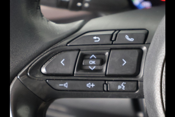 Toyota Yaris Cross 1.5 Hybrid Executive | Panoramadak | Navigatie | Stoelverwarming |