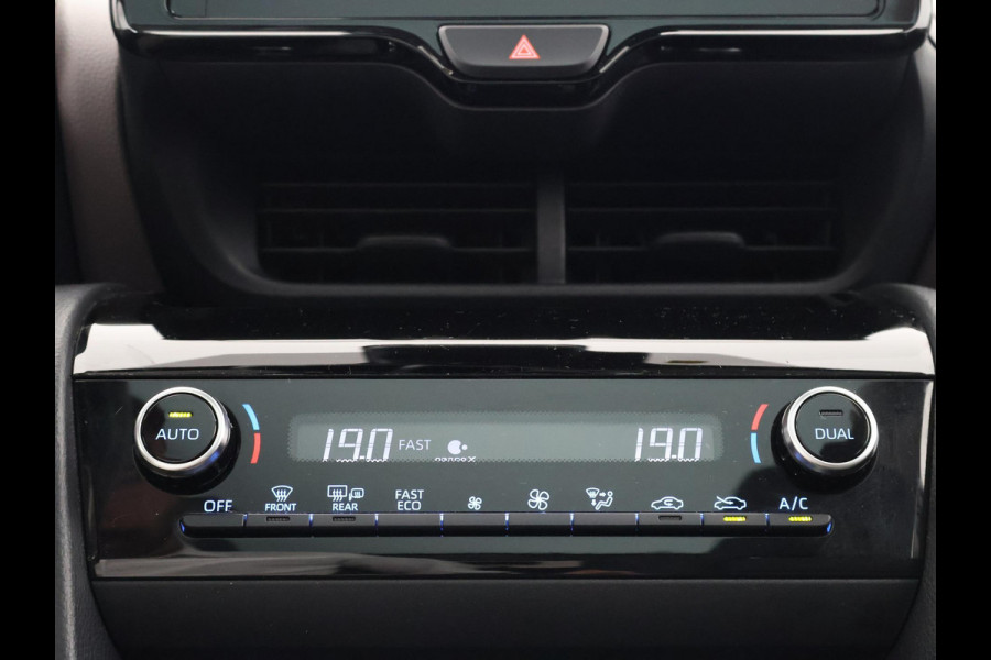 Toyota Yaris Cross 1.5 Hybrid Executive | Panoramadak | Navigatie | Stoelverwarming |