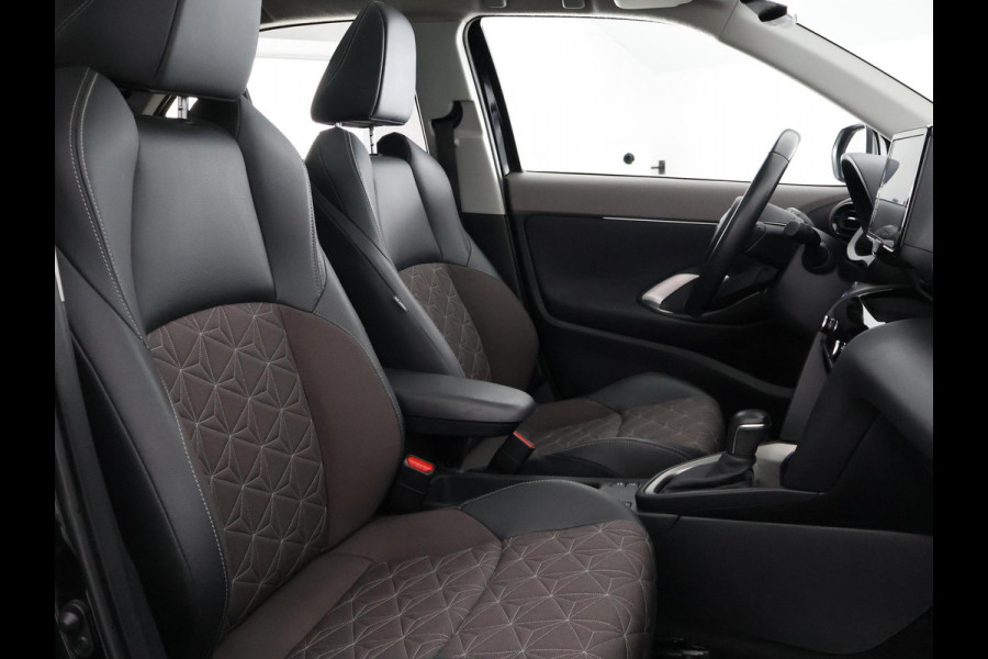 Toyota Yaris Cross 1.5 Hybrid Executive | Panoramadak | Navigatie | Stoelverwarming |