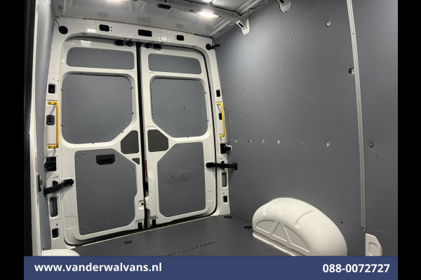 Volkswagen Crafter 2.0 TDI 141pk L3H3 L2H2 Euro6 Airco | Navigatie | Apple Carplay | Chauffeursstoel Android Auto, Standkachel, Parkeersensoren, 3000kg trekvermogen