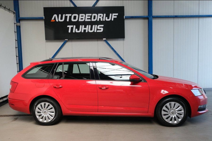 Škoda Octavia Combi 1.0 TSI Greentech Ambition Automaat - Airco, Cruise, Navi, PDC, Carplay, Trekhaak.