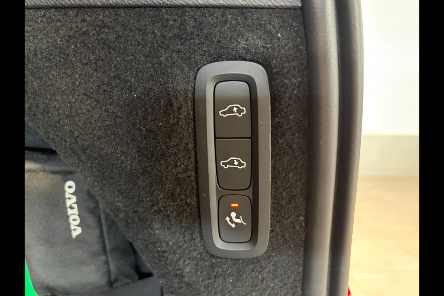 Volvo XC90 T8 Aut. R-Design Trekhaak ACC Parkeercamera 390pk