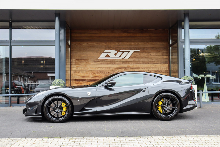 Ferrari 812 6.5 V12 Superfast HELE NL AUTO **Capristo/Carbon Pack/Carbon Kuipstoelen/Drivers Display**