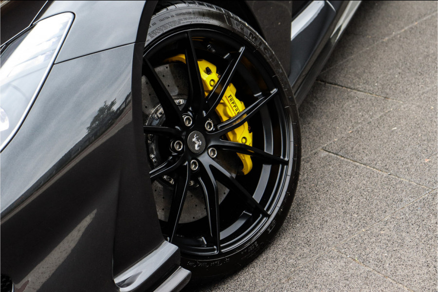 Ferrari 812 6.5 V12 Superfast HELE NL AUTO **Capristo/Carbon Pack/Carbon Kuipstoelen/Drivers Display**