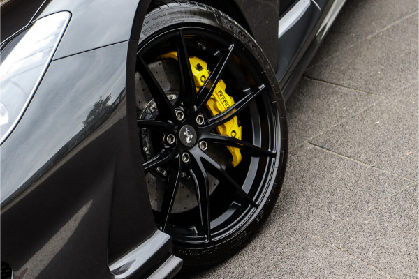 Ferrari 812 6.5 V12 Superfast HELE NL AUTO **Capristo/Carbon Pack/Carbon Kuipstoelen/Drivers Display**