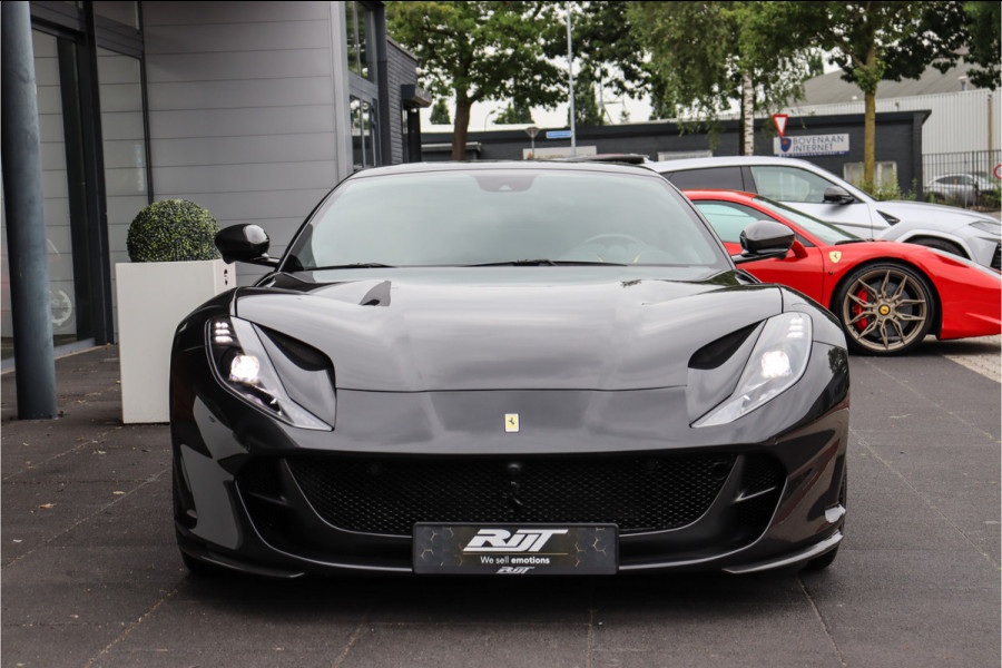 Ferrari 812 6.5 V12 Superfast HELE NL AUTO **Capristo/Carbon Pack/Carbon Kuipstoelen/Drivers Display**