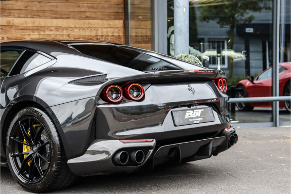 Ferrari 812 6.5 V12 Superfast HELE NL AUTO **Capristo/Carbon Pack/Carbon Kuipstoelen/Drivers Display**