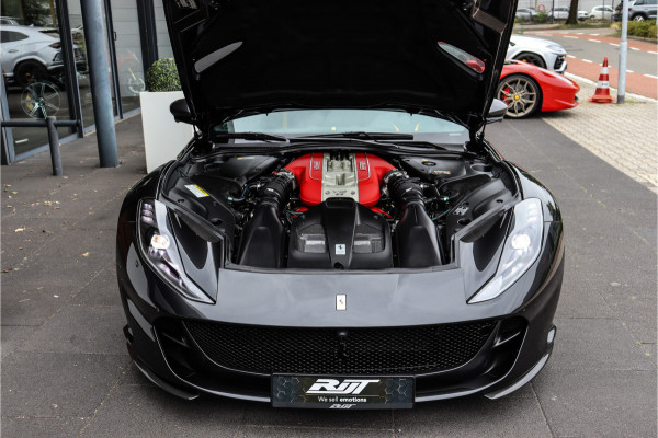 Ferrari 812 6.5 V12 Superfast HELE NL AUTO **Capristo/Carbon Pack/Carbon Kuipstoelen/Drivers Display**