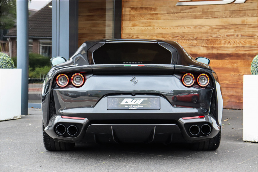 Ferrari 812 6.5 V12 Superfast HELE NL AUTO **Capristo/Carbon Pack/Carbon Kuipstoelen/Drivers Display**