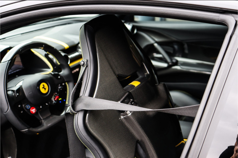 Ferrari 812 6.5 V12 Superfast HELE NL AUTO **Capristo/Carbon Pack/Carbon Kuipstoelen/Drivers Display**