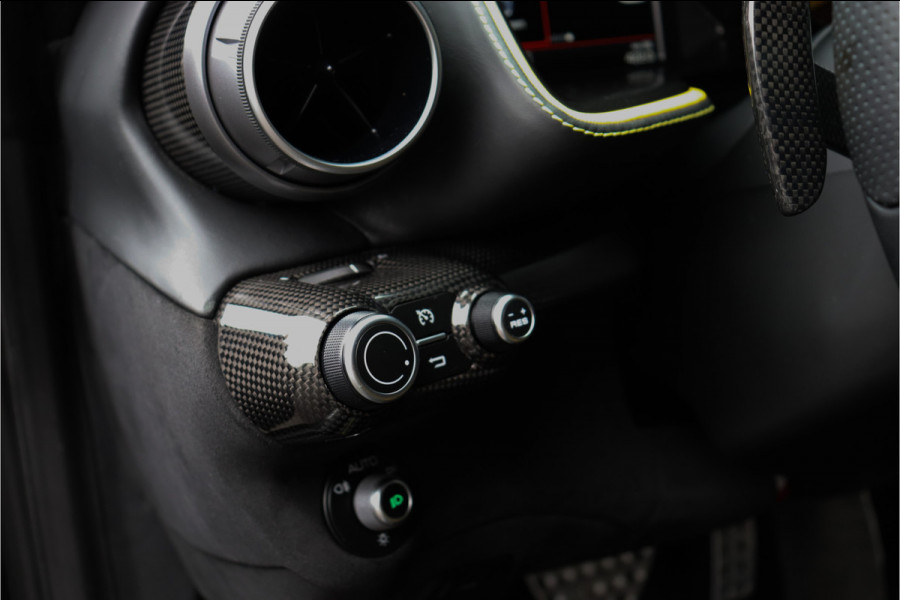 Ferrari 812 6.5 V12 Superfast HELE NL AUTO **Capristo/Carbon Pack/Carbon Kuipstoelen/Drivers Display**