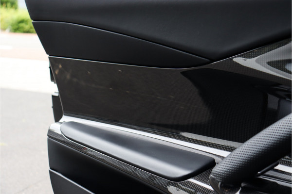 Ferrari 812 6.5 V12 Superfast HELE NL AUTO **Capristo/Carbon Pack/Carbon Kuipstoelen/Drivers Display**