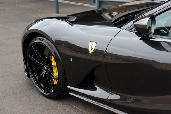 Ferrari 812 6.5 V12 Superfast HELE NL AUTO **Capristo/Carbon Pack/Carbon Kuipstoelen/Drivers Display**