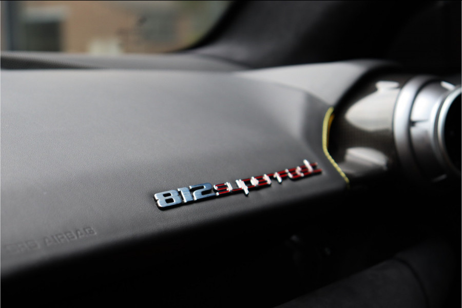 Ferrari 812 6.5 V12 Superfast HELE NL AUTO **Capristo/Carbon Pack/Carbon Kuipstoelen/Drivers Display**