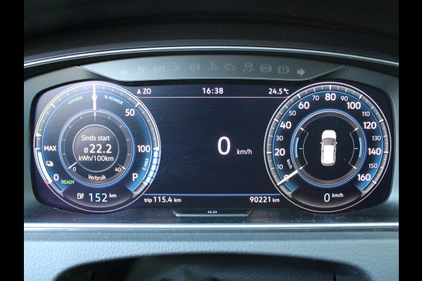 Volkswagen e-Golf e-Golf | STOELVERWARMING | APPLE CARPLAY / ANDROID AUTO | ADAPTIEVE CRUISE CONTROL |