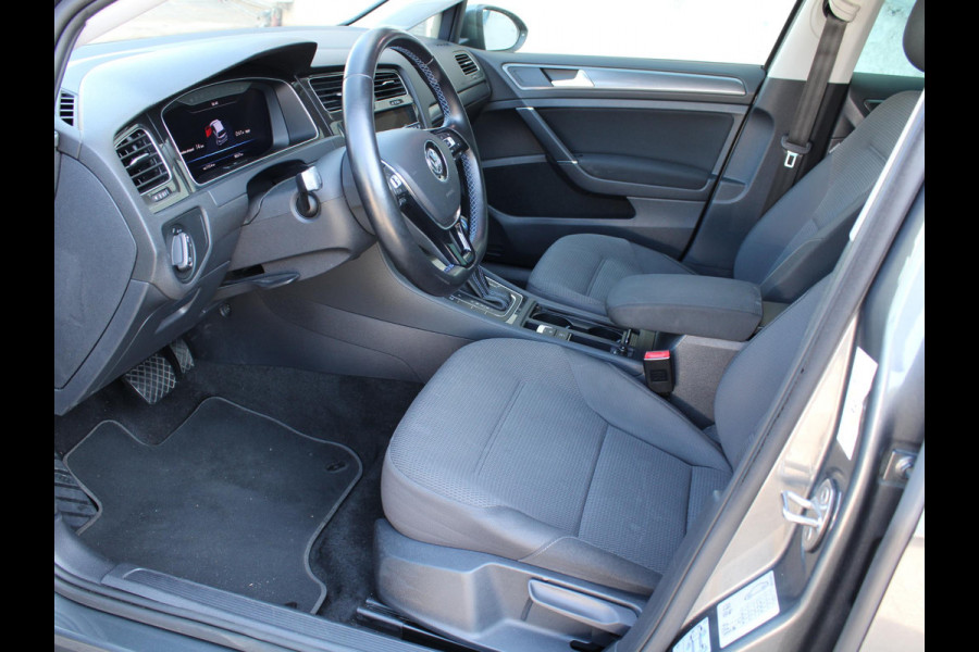 Volkswagen e-Golf e-Golf | STOELVERWARMING | APPLE CARPLAY / ANDROID AUTO | ADAPTIEVE CRUISE CONTROL |