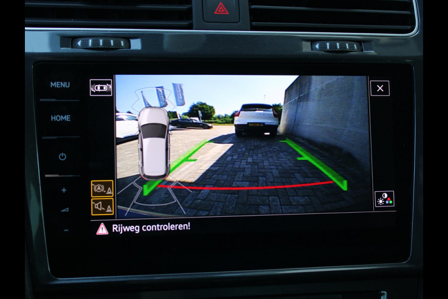 Volkswagen e-Golf e-Golf | STOELVERWARMING | APPLE CARPLAY / ANDROID AUTO | ADAPTIEVE CRUISE CONTROL |