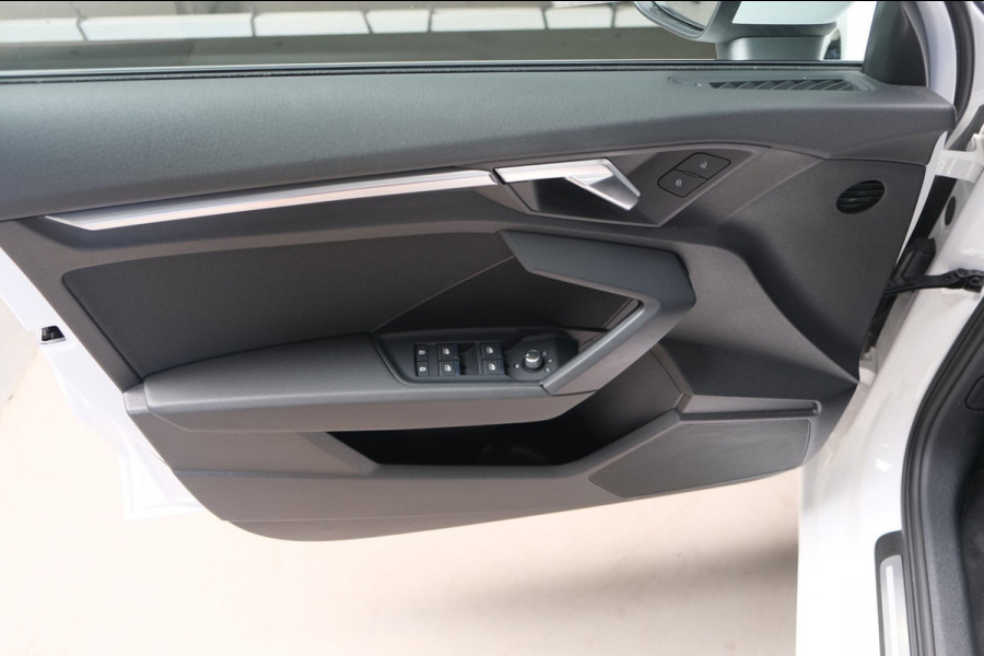 Audi A3 Limousine 30 TFSI Advanced edition - N.A.P. Airco, Cruise, Navi, PDC, Carplay, Virtual display.
